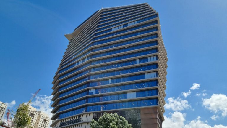 משרד להשכרה בתל אביב מגדל TOHA. משרד 650 מ"ר מרוהט
