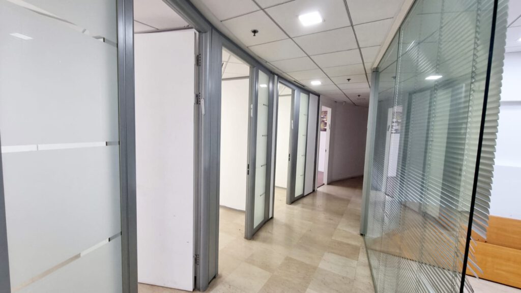בית גיבור ספורט | משרדים להשכרה בבורסה | 270 מ"ר משרד להשכרה עם מרפסת